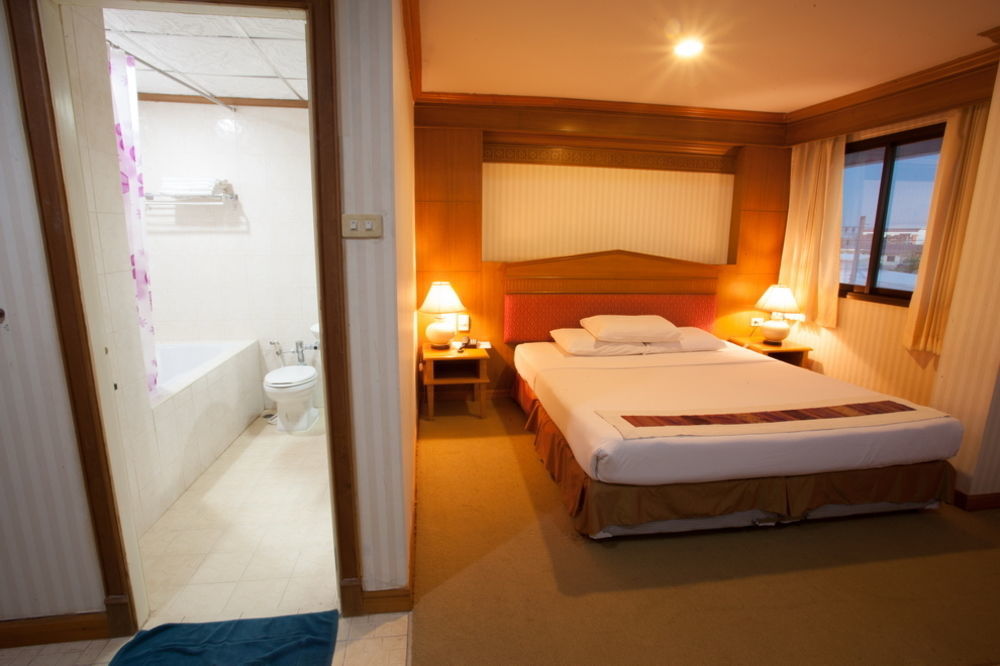 Imperial Sakon Hotel サコンナコン エクステリア 写真