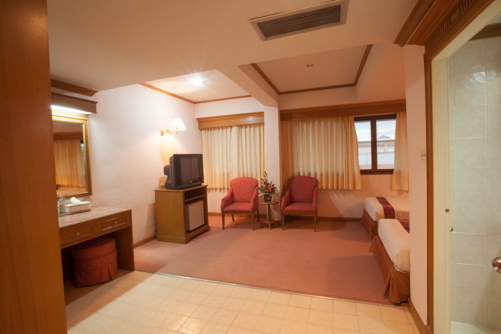 Imperial Sakon Hotel サコンナコン エクステリア 写真