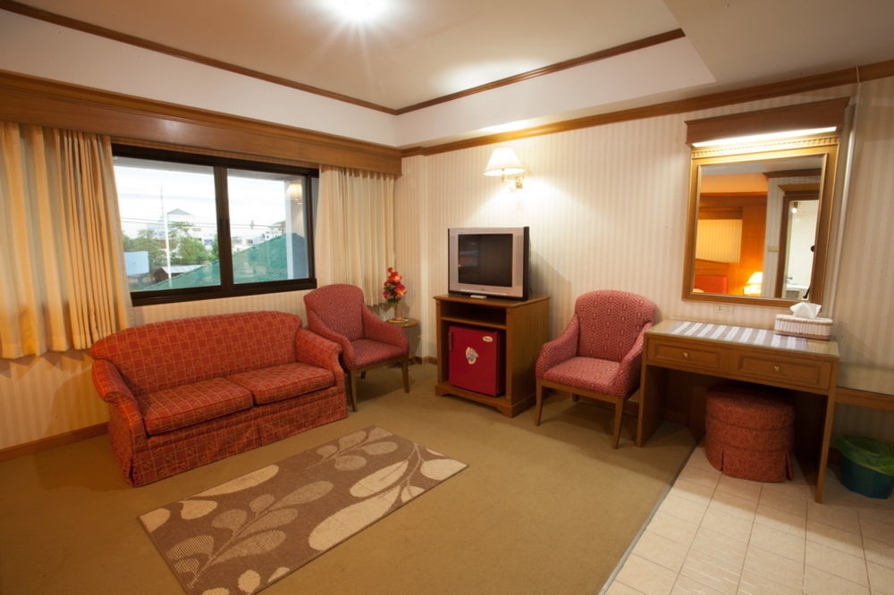 Imperial Sakon Hotel サコンナコン エクステリア 写真
