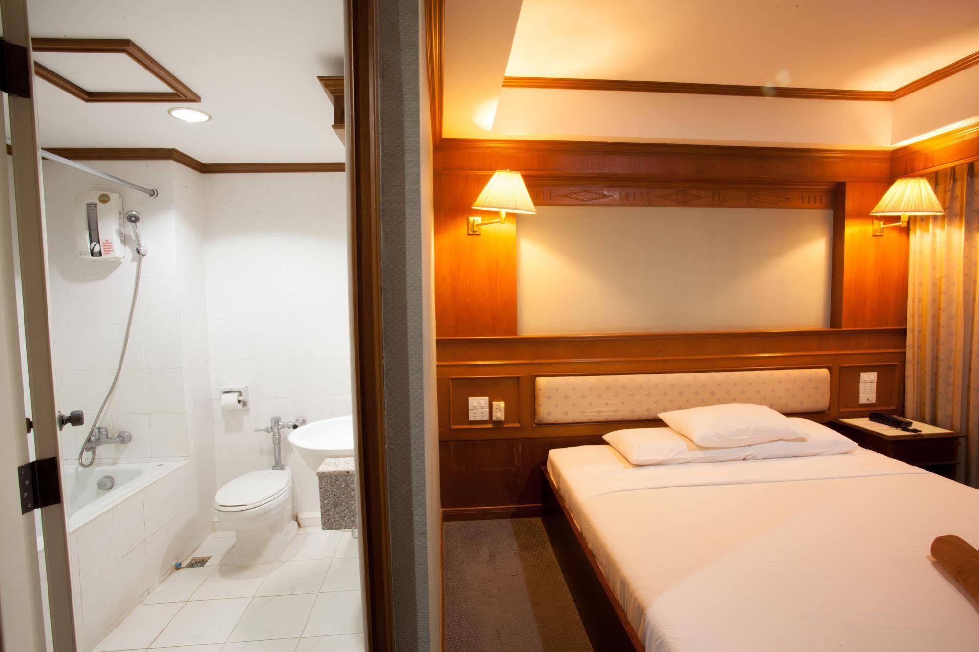 Imperial Sakon Hotel サコンナコン エクステリア 写真