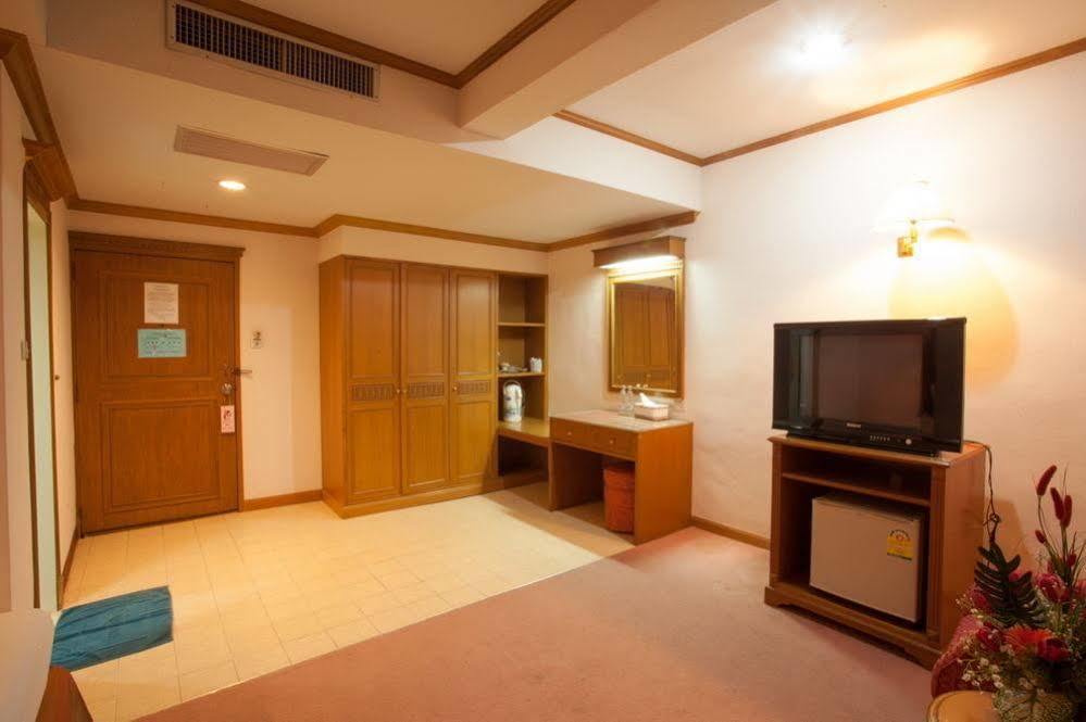 Imperial Sakon Hotel サコンナコン エクステリア 写真