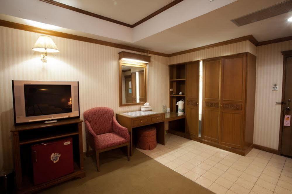 Imperial Sakon Hotel サコンナコン エクステリア 写真